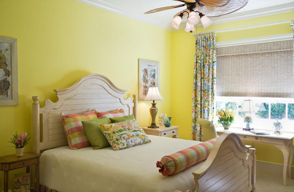 Sơn tường phòng ngủ màu vàng nhạt