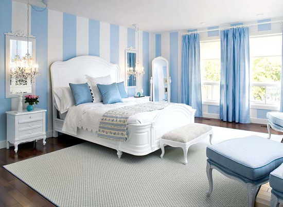 Phòng ngủ cho người mệnh Thủy màu xanh dương, kết hợp ,gam màu trắng hài hòa.