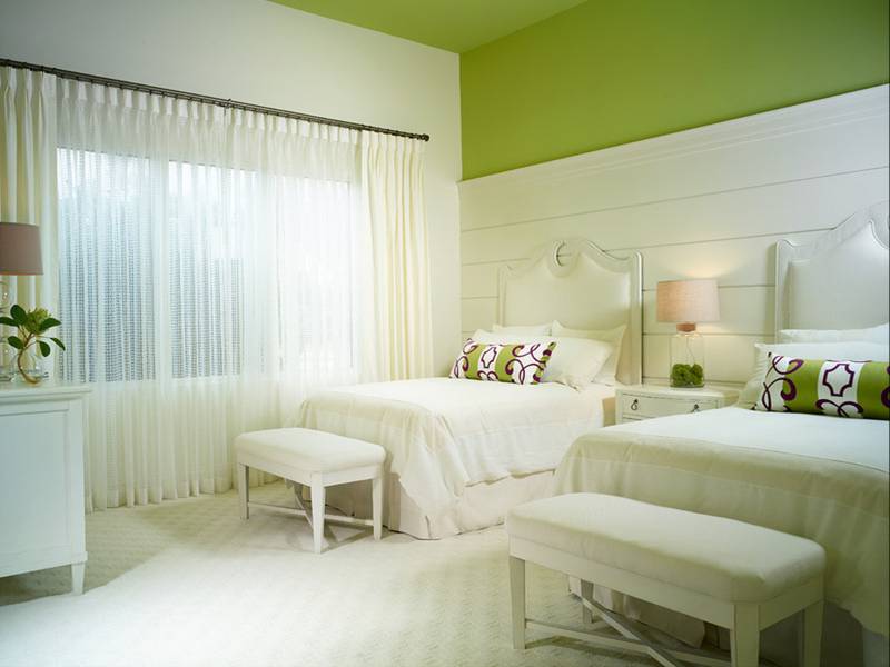 Kết hợp 2 gam màu xanh và trắng hài hòa sẽ giúp căn phòng có tính thẩm mỹ cao hơn